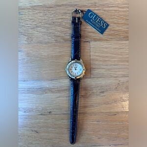 NWT(!) vintage late 1990s GUESS watch with leather band